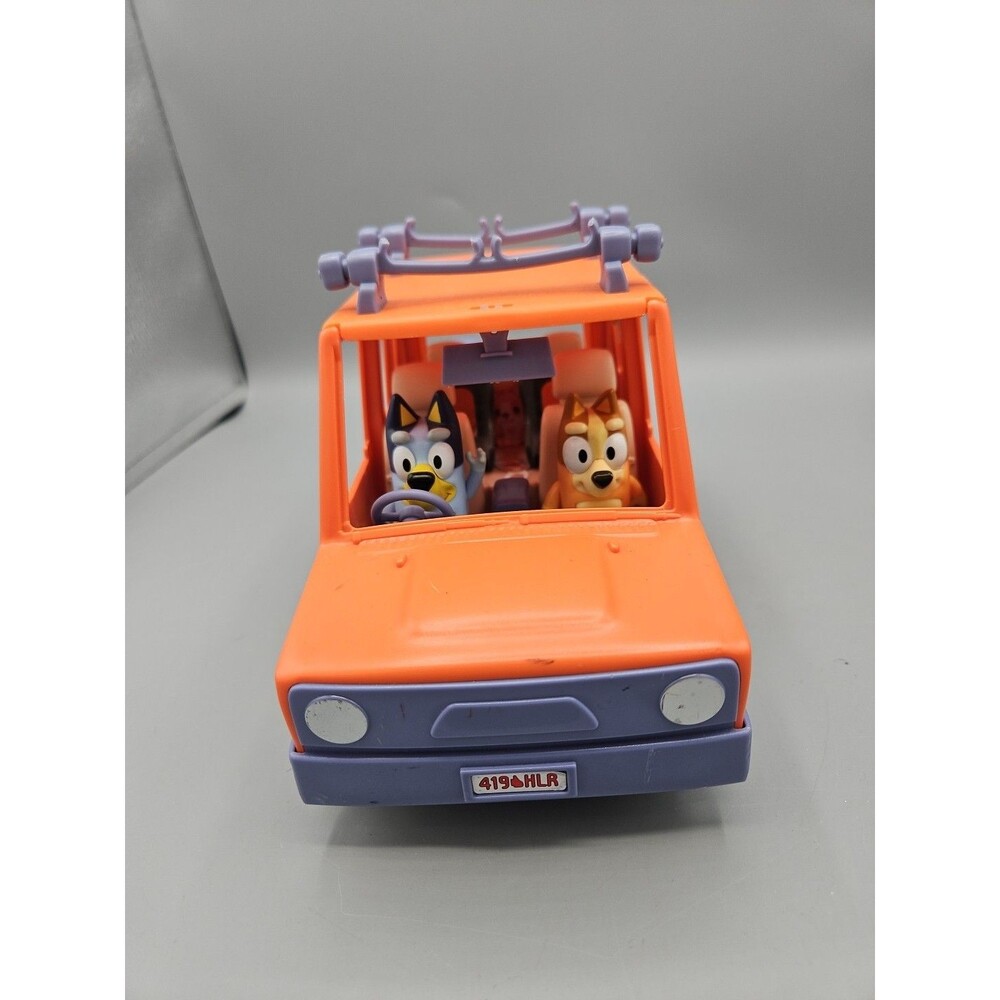 Bluey Heeler 4WD Family Vehicle toy car with figures